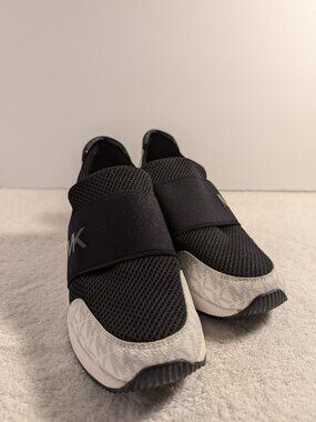 MICHAEL KORS FLEIX LOGO SLIP ON SNEAKERS